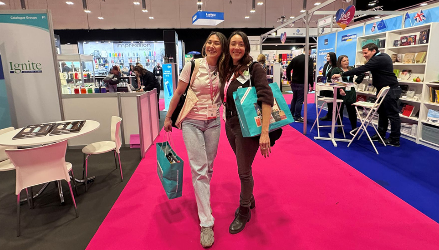 Image of Kayleigh and Gordana from Swagpack at Merch World 2026